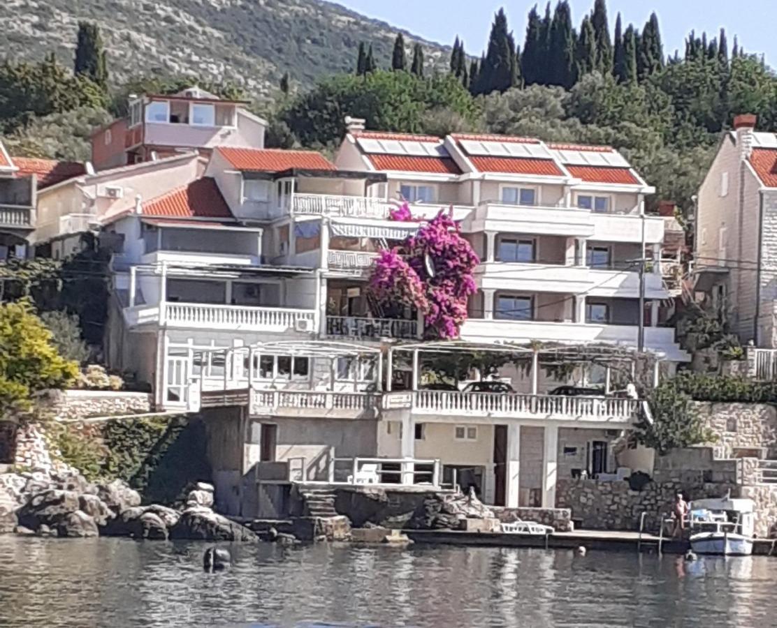 Apartments Ane Molunat Exterior photo