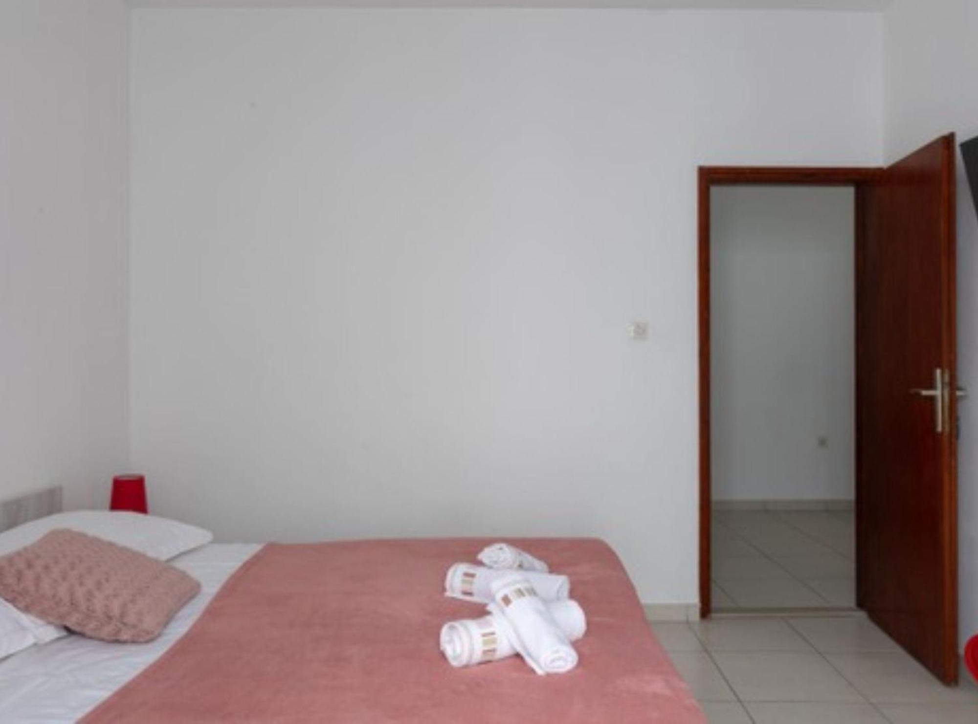 Apartments Ane Molunat Exterior photo
